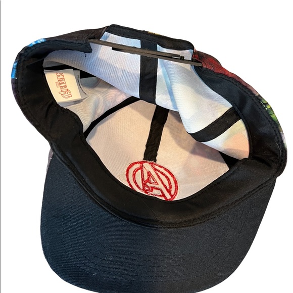 Boys Avengers hat - Picture 4 of 4